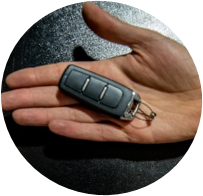 A Loja das Chaves configura, duplica e repara comandos de garagens e acessos em Leiria